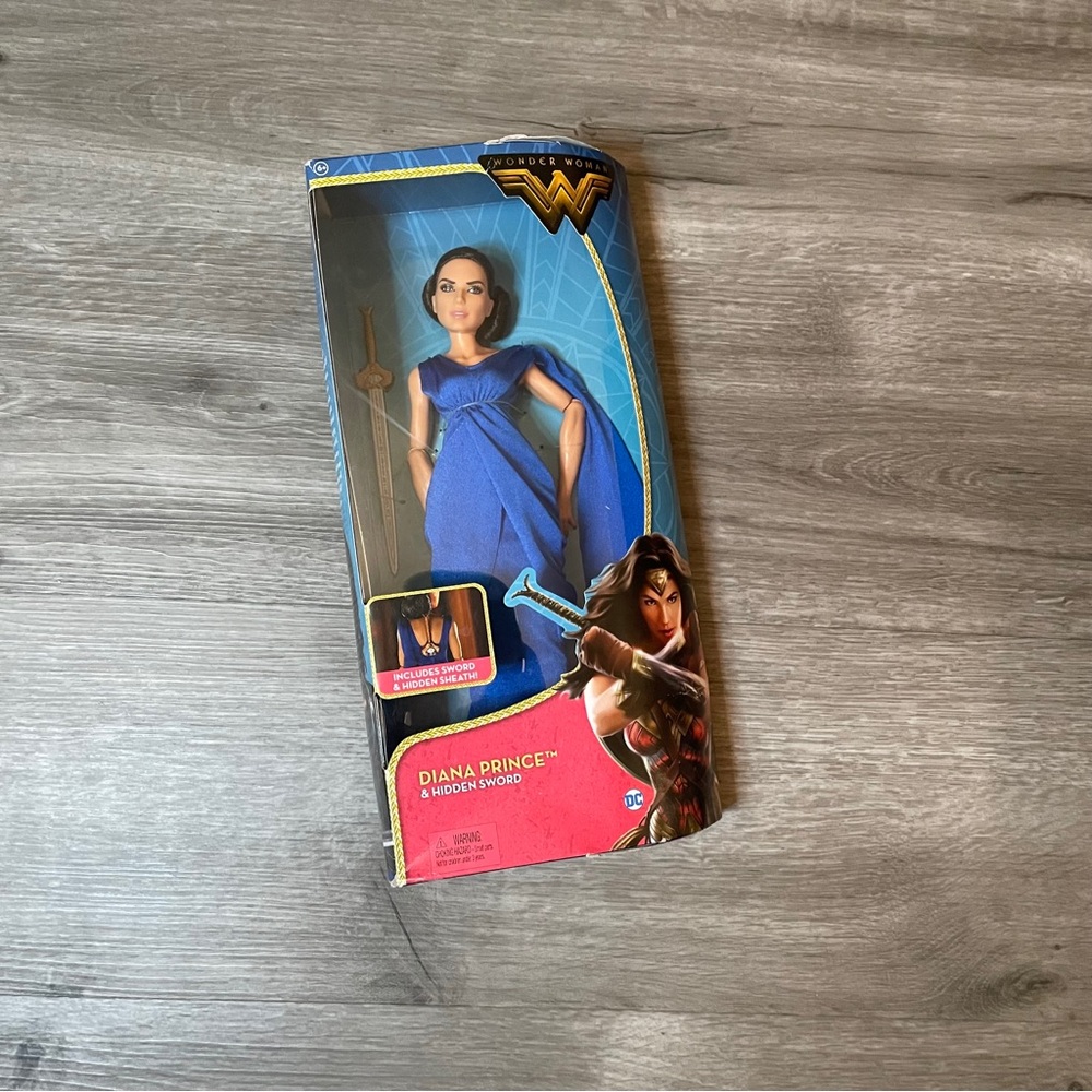 Mattel DC Comics Wonder Woman Action Figure Doll
